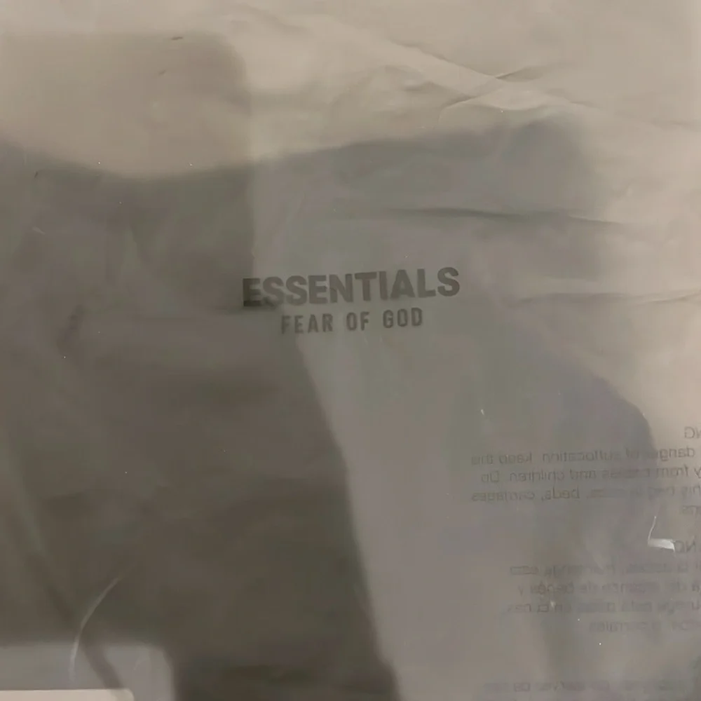 Essentials long sleeve - Picture 4 of 5